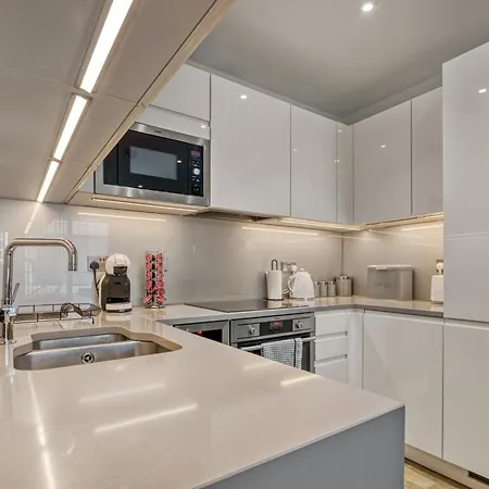 Stylish And Spacious- One Bed In Nine Elms Londres Exterior foto