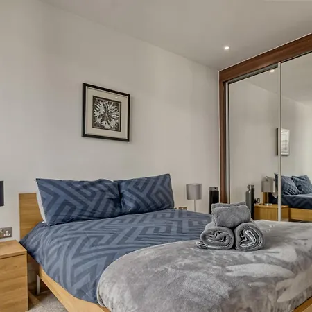 Stylish And Spacious- One Bed In Nine Elms Londres Exterior foto