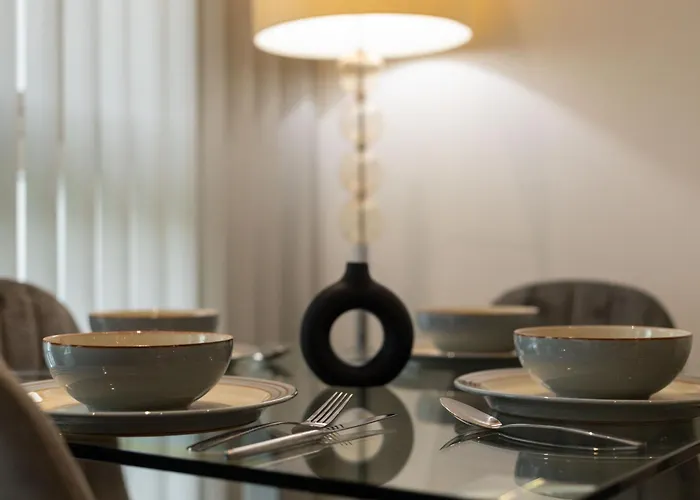 Stylish And Spacious- One Bed In Nine Elms