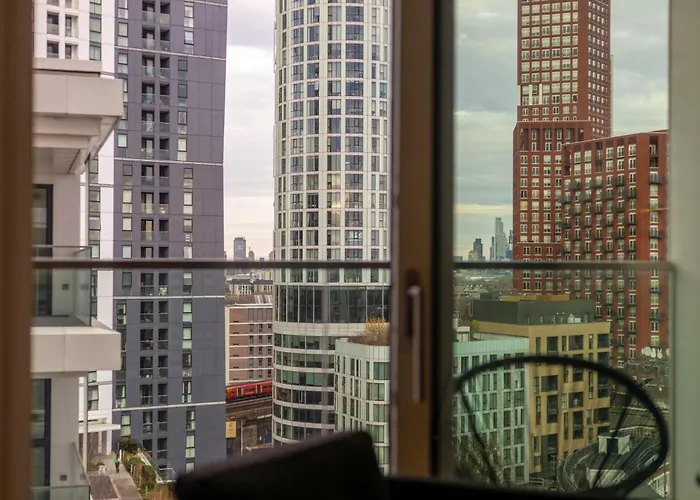 Stylish And Spacious- One Bed In Nine Elms