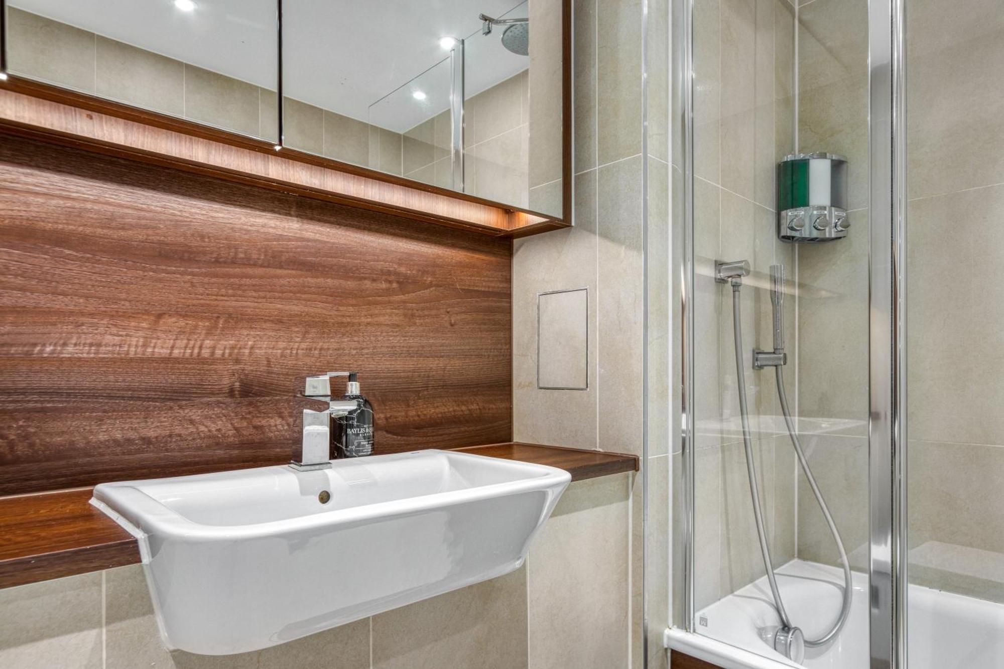 Apartamento Stylish And Spacious- One Bed In Nine Elms Londres